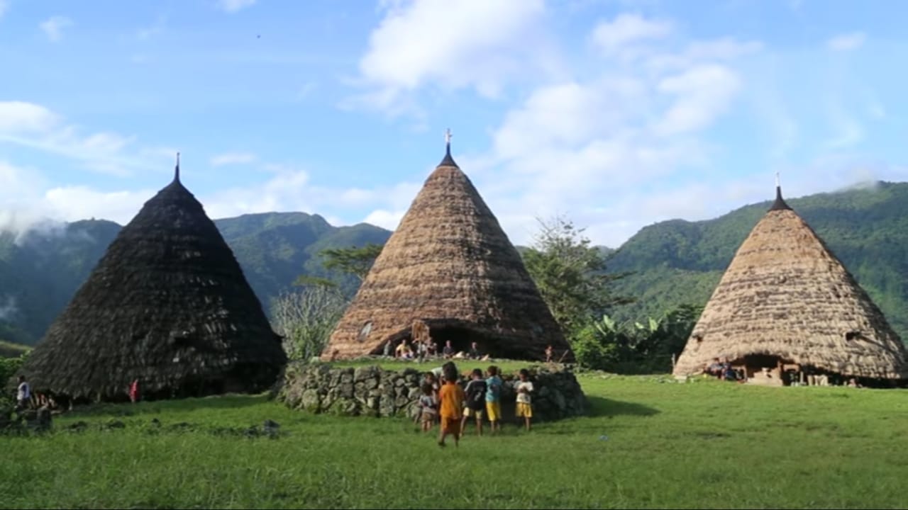 wae rebo houses