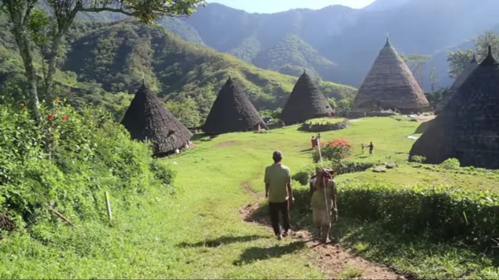 wae rebo tour