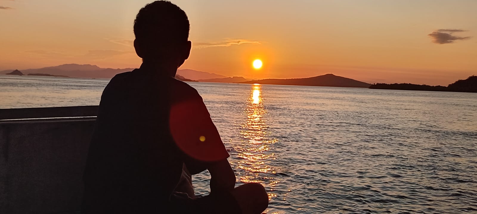 sunset kalong rinca