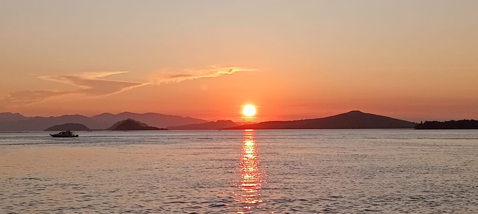 sunset kalong
