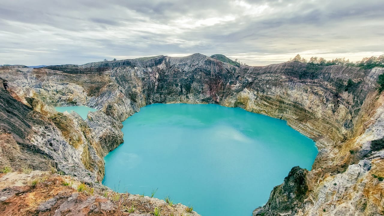 kelimutu lake tour