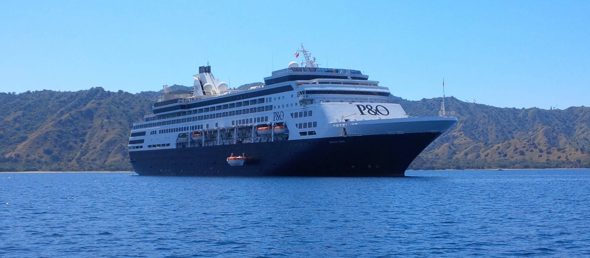 komodo island cruise ship tours