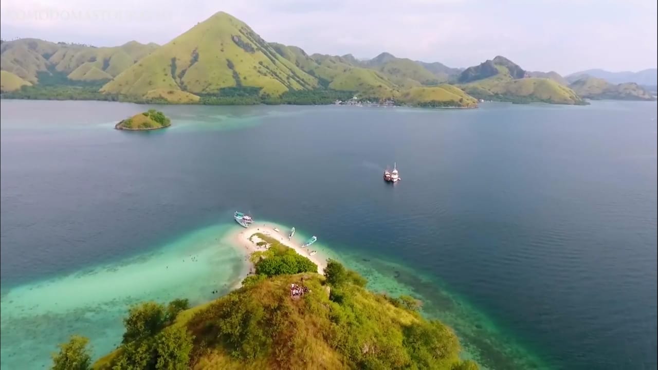 trekking kelor island