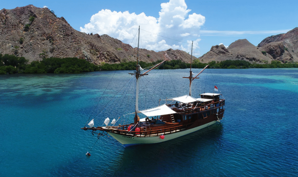 komodo tour 3d2n